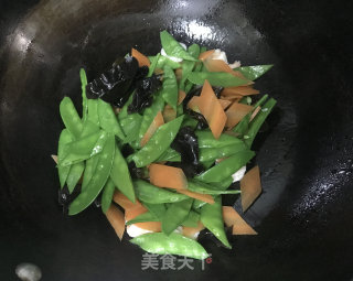 荷兰豆炒虾仁的做法步骤：14