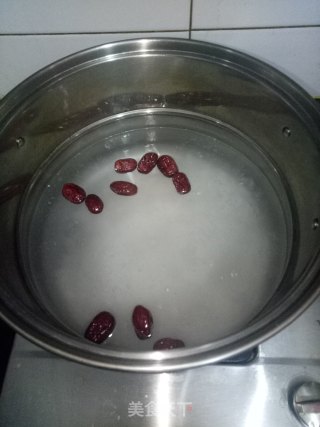 红枣桂圆大米粥的做法步骤：2