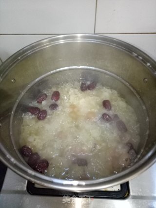 桂圆红枣银耳羹的做法步骤：5