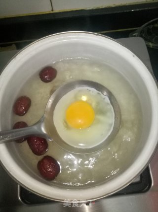 桂圆红枣荷包蛋的做法步骤：4