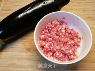 新年菜谱（一）&茄子百合花的做法步骤：1