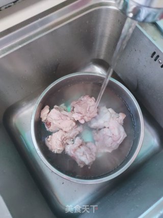 酱香猪大骨的做法步骤：4