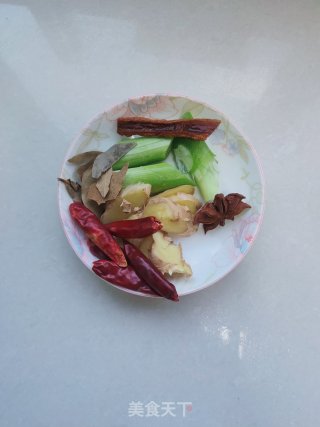 酱香猪大骨的做法步骤：6
