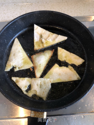 芹菜脆饼的做法步骤：2