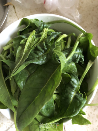 清烧菠菜汤的做法步骤：1