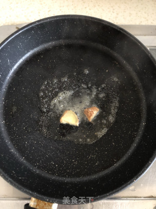 姜味菠菜的做法步骤：1