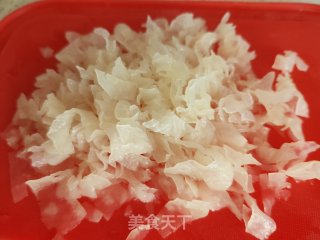 银耳雪梨汤的做法步骤：4