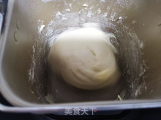 日式牛奶面包卷的做法步骤：2