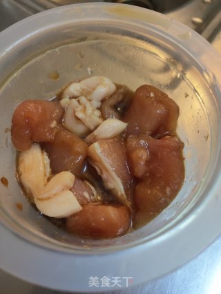 酸菜焖豆泡的做法步骤：1