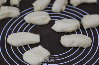豆沙餐包的做法步骤：8