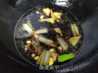 红烧黄花鱼的做法步骤：4