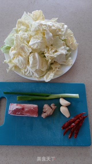 干煸手撕包菜的做法步骤：1