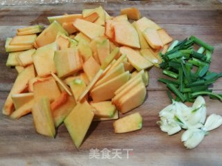 蒜香南瓜的做法步骤：1