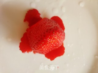 草莓蒜薹玫瑰花的做法步骤：7