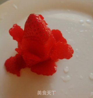 草莓蒜薹玫瑰花的做法步骤：8