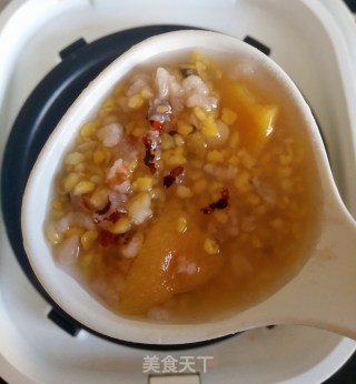 #一碗热粥#  玉米黄桃粥的做法步骤：6