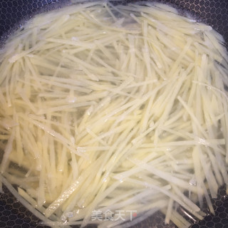 醋溜土豆丝的做法步骤：3
