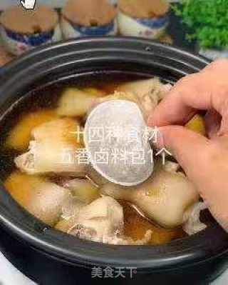 红烧猪脚的做法步骤：3