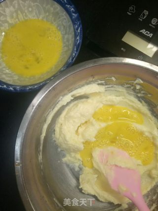 豆沙椰蓉一口酥饼干的做法步骤：2
