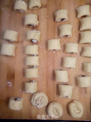 豆沙椰蓉一口酥饼干的做法步骤：8