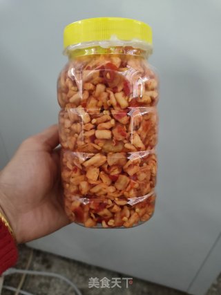 剁椒萝卜皮的做法步骤：1