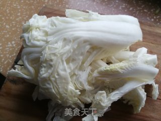 白菜炒肉丝的做法步骤：2