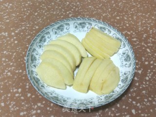 苹果蒸红枣的做法步骤：1
