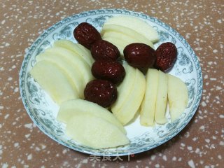 苹果蒸红枣的做法步骤：2