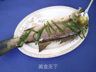 清蒸鲈鱼的做法步骤：6