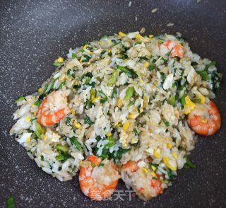 菠菜虾仁蛋炒饭的做法步骤：5