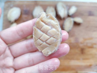 鲍鱼小土豆烧虾球的做法步骤：4
