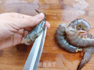 鲍鱼小土豆烧虾球的做法步骤：7