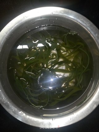 凉拌海带丝的做法步骤：1