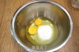 杏仁味海绵杯子蛋糕的做法步骤：2