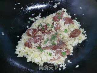 腊肠炒饭的做法步骤：7