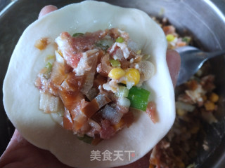 玉米鲜肉包子的做法步骤：8