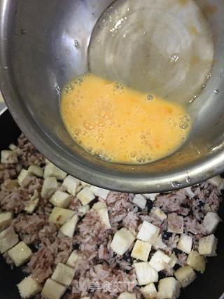 馒头干蛋炒饭的做法步骤：6