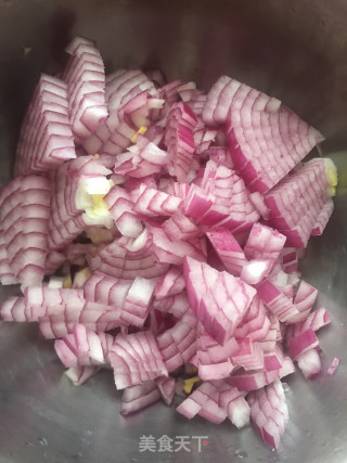 牛肉洋葱包子的做法步骤：4