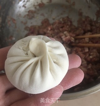 牛肉洋葱包子的做法步骤：11