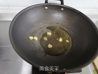 香菇烧鸡的做法步骤：1