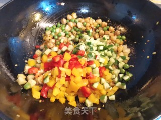 火麻鹰嘴豆菠萝炒饭的做法步骤：6