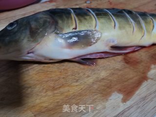 红焖金桂鱼的做法步骤：1