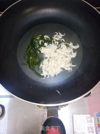 虾皮海带炒鸡蛋的做法步骤：3