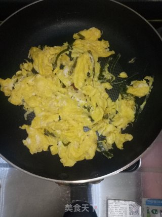 虾皮海带炒鸡蛋的做法步骤：7