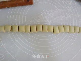 蛋奶迷你豆沙卷❗️松软香甜❤️一口一口❤️哄娃神器的做法步骤：7
