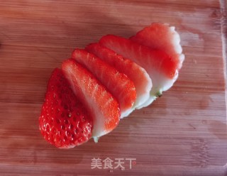 草莓水果盘的做法步骤：2