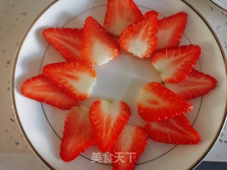 草莓水果盘的做法步骤：3