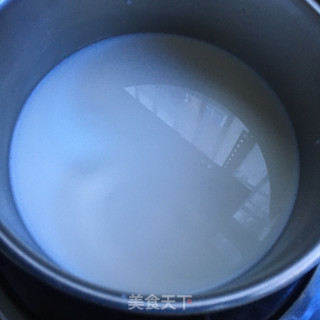 坚果牛奶燕麦粥的做法步骤：1
