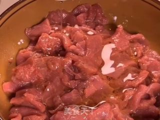 小炒牛肉的做法步骤：1