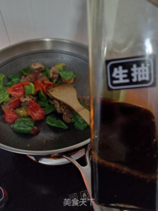 皱皮椒炒大肠的做法步骤：8